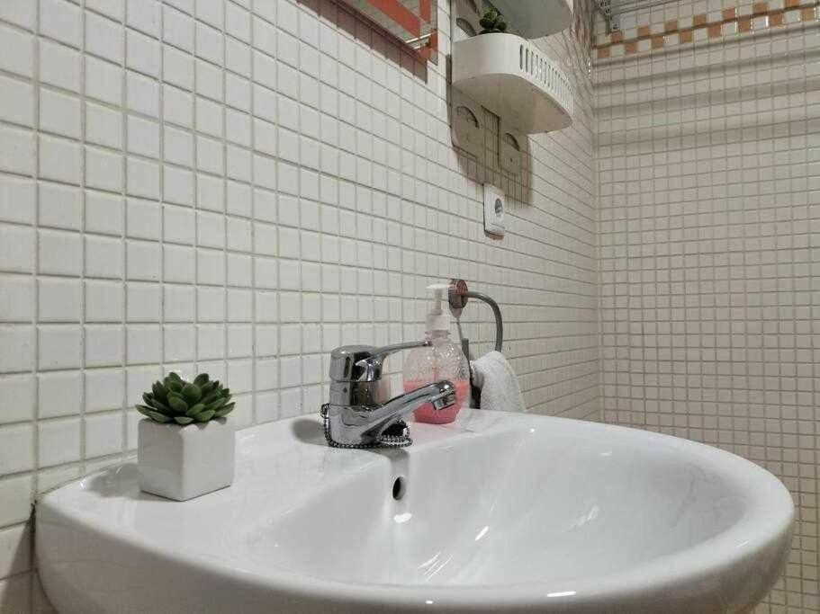 Loft Old City Couples Getaway Аликанте Экстерьер фото